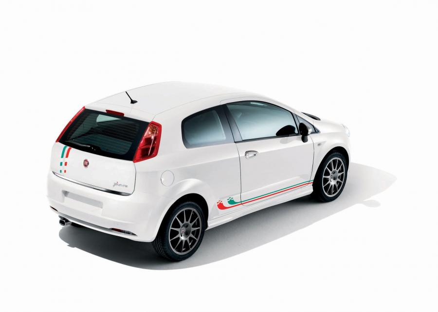  Fiat Grande Punto 2005 года  (фото 37 из 51)